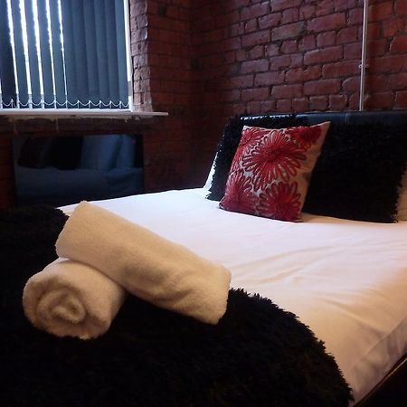 Ashton House Hostel Manchester Exterior photo